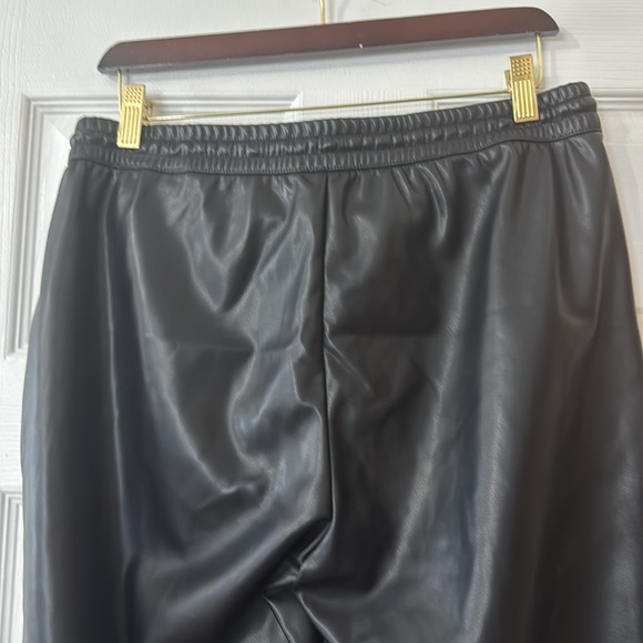 Black faux leather joggers - Picture 4 of 5